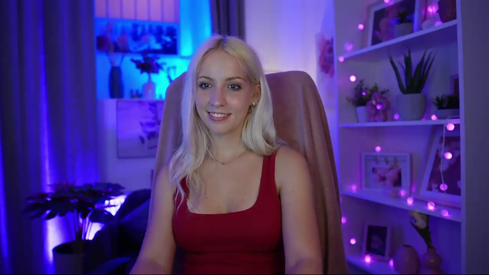 Gallery image thumbnail from Lucy_Cutie's myfreecams stream on, 07/01/2026, 20:42 image 8 of 20