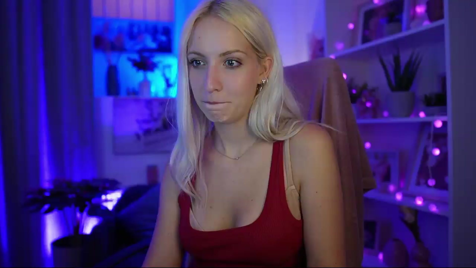 Gallery image thumbnail from Lucy_Cutie's myfreecams stream on, 07/01/2026, 22:00 image 1 of 20