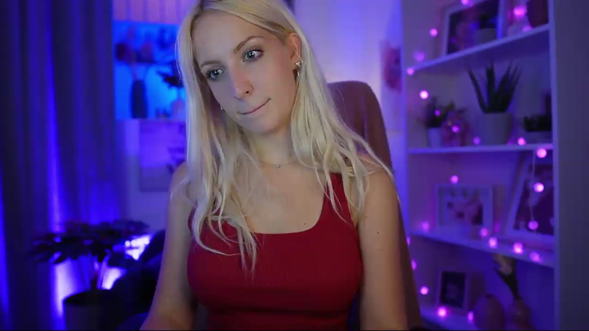 Gallery image thumbnail from Lucy_Cutie's myfreecams stream on, 07/01/2026, 22:00 image 13 of 20