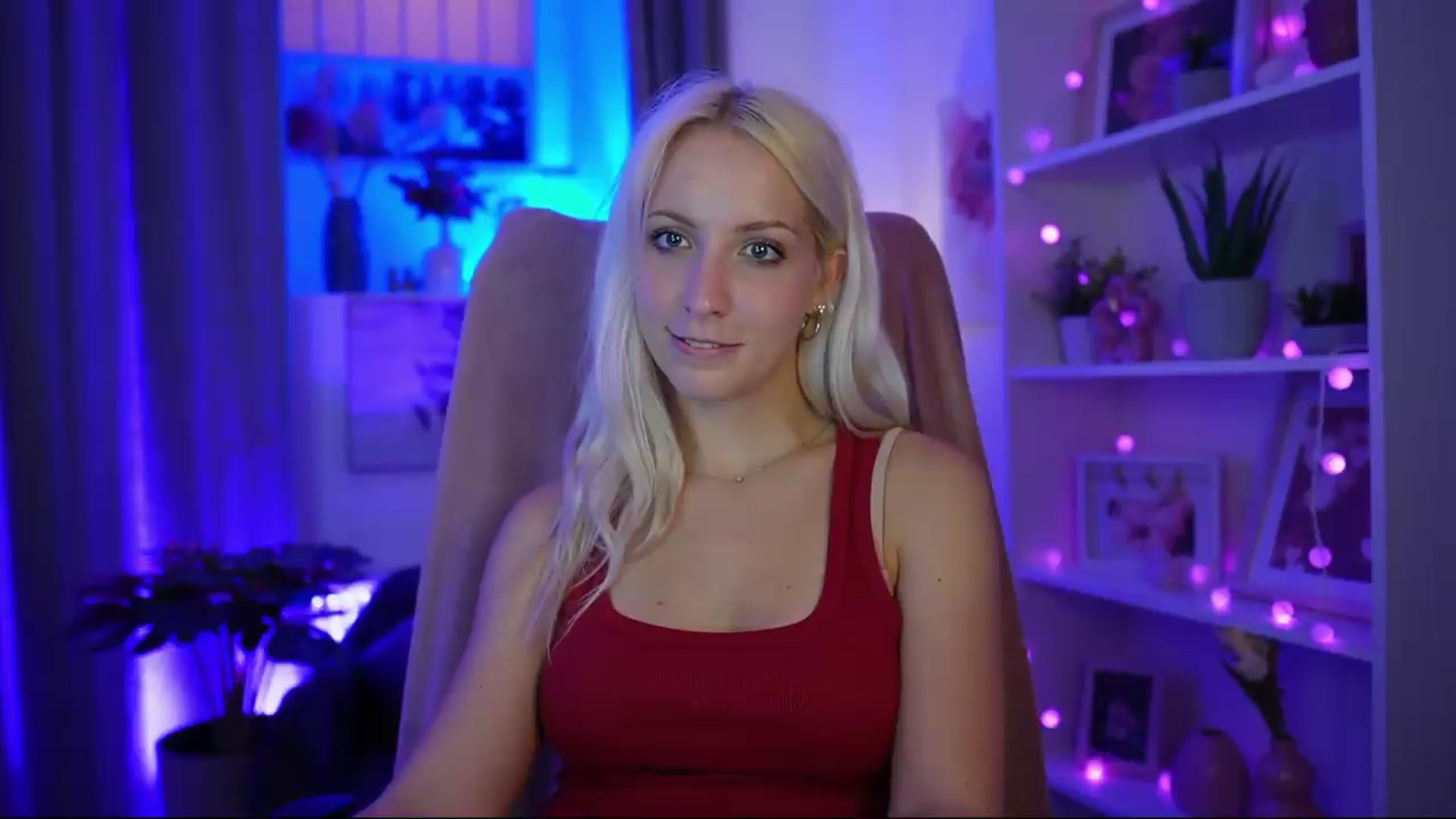 Gallery image thumbnail from Lucy_Cutie's myfreecams stream on, 07/01/2026, 22:00 image 7 of 20