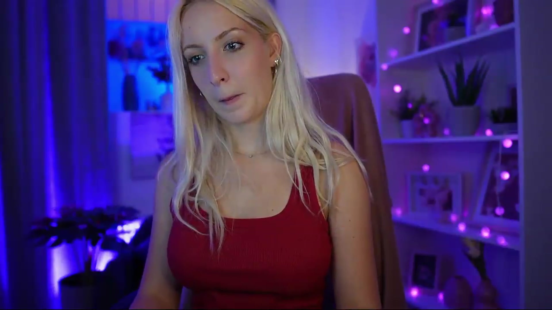 Gallery image thumbnail from Lucy_Cutie's myfreecams stream on, 07/01/2026, 22:00 image 12 of 20
