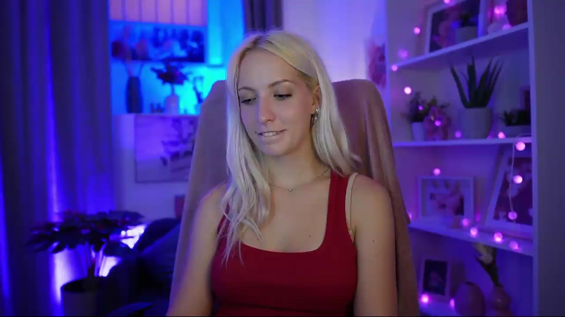 Gallery image thumbnail from Lucy_Cutie's myfreecams stream on, 07/01/2026, 22:00 image 9 of 20