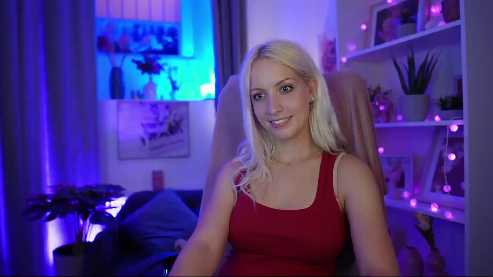 Gallery image thumbnail from Lucy_Cutie's myfreecams stream on, 07/01/2026, 22:00 image 4 of 20