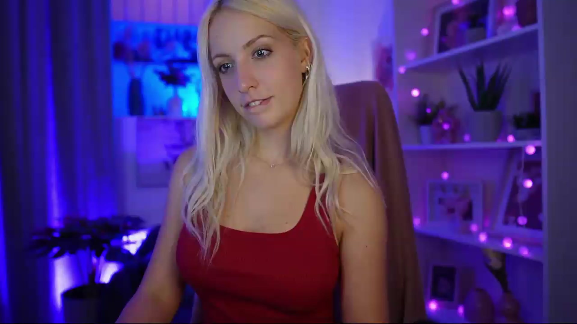 Gallery image thumbnail from Lucy_Cutie's myfreecams stream on, 07/01/2026, 22:45 image 13 of 20