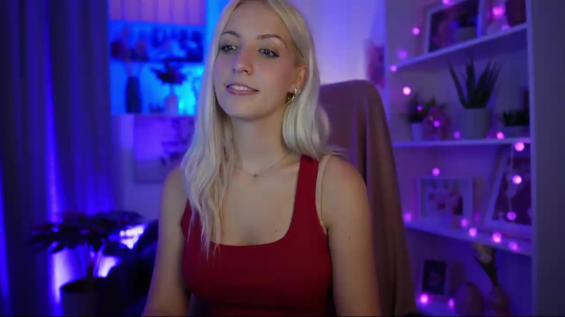 Gallery image thumbnail from Lucy_Cutie's myfreecams stream on, 07/01/2026, 22:45 image 14 of 20