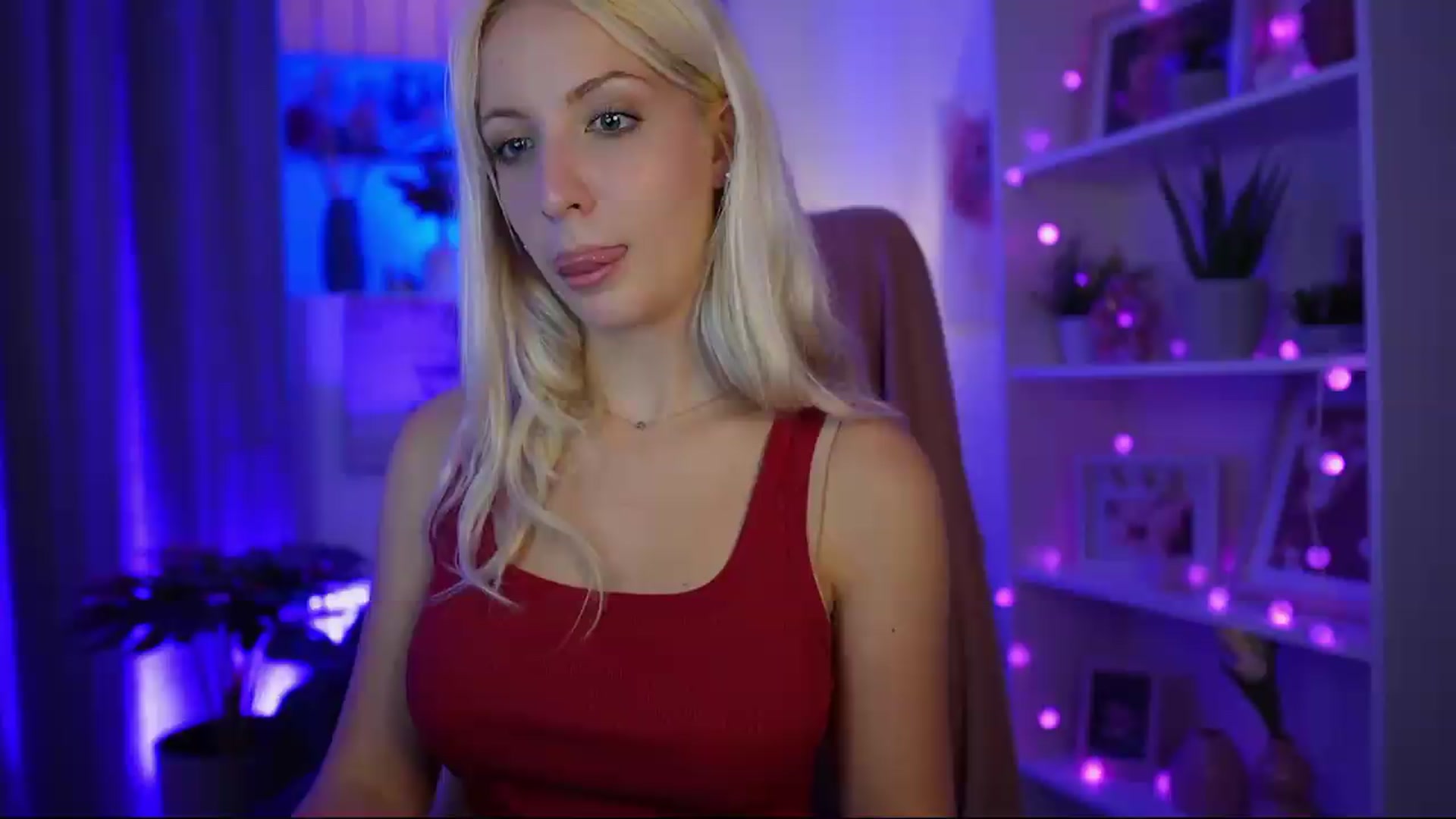Gallery image thumbnail from Lucy_Cutie's myfreecams stream on, 07/01/2026, 22:45 image 3 of 20