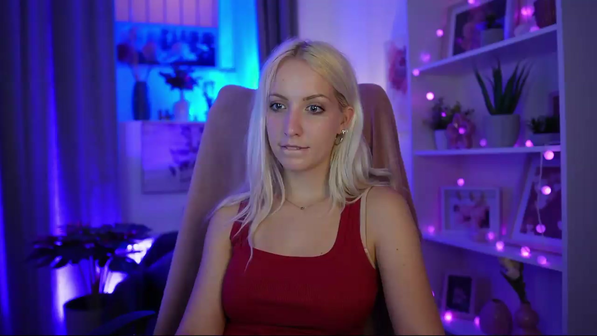Gallery image thumbnail from Lucy_Cutie's myfreecams stream on, 07/01/2026, 22:45 image 10 of 20
