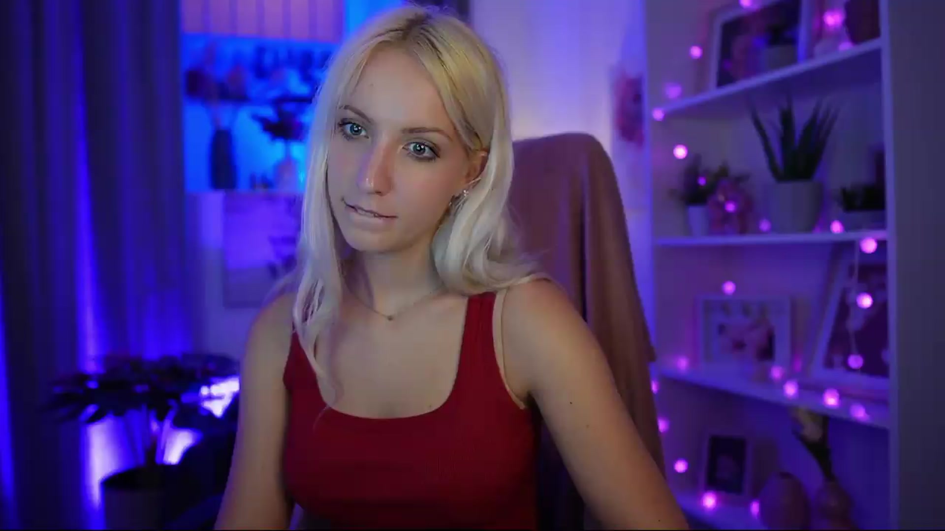 Gallery image thumbnail from Lucy_Cutie's myfreecams stream on, 07/01/2026, 22:45 image 5 of 20