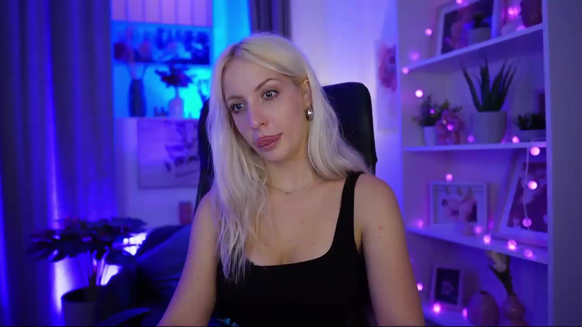 Gallery image thumbnail from Lucy_Cutie's myfreecams stream on, 07/05/2026, 19:40 image 16 of 20