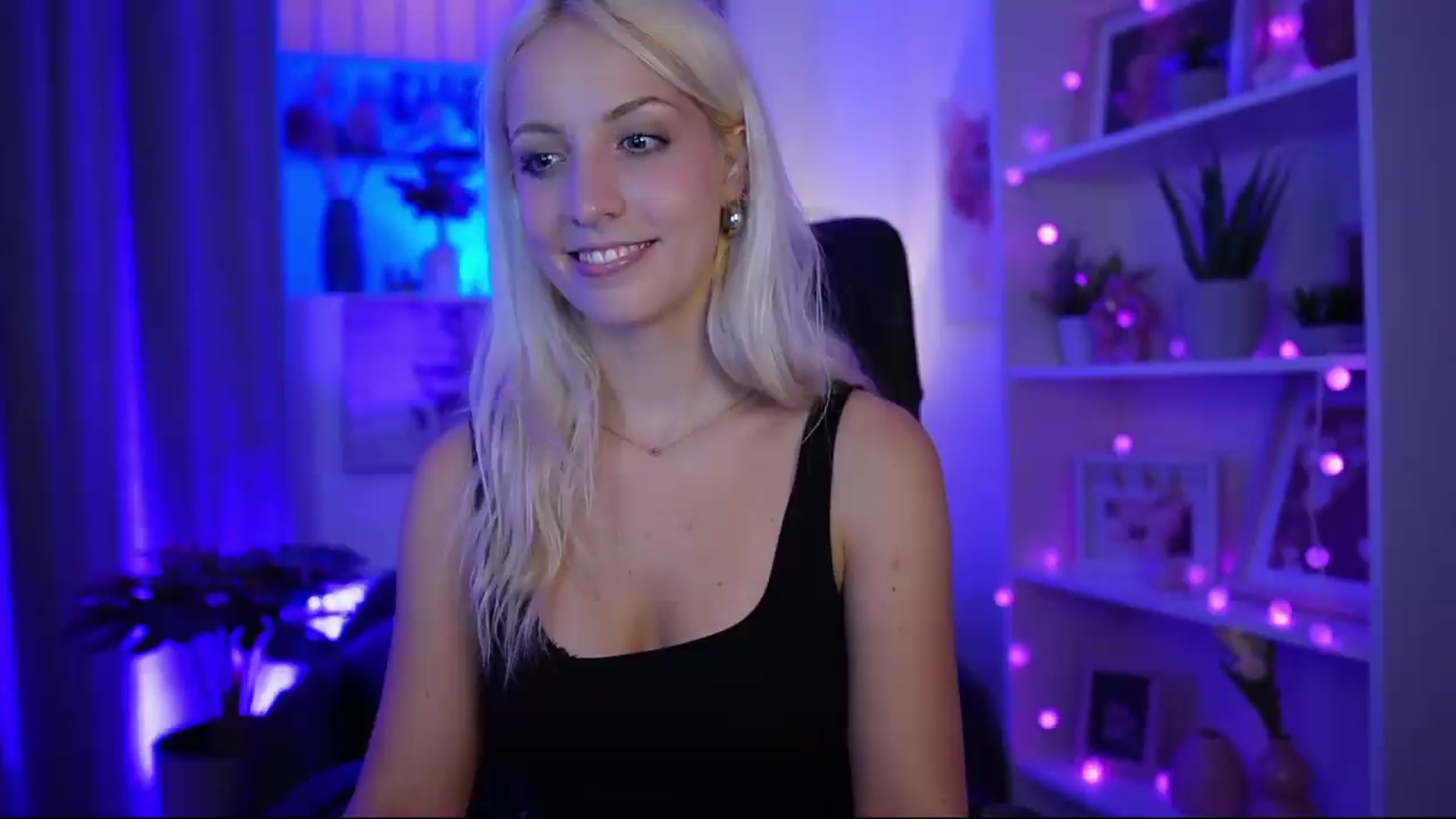 Gallery image thumbnail from Lucy_Cutie's myfreecams stream on, 07/05/2026, 19:40 image 18 of 20