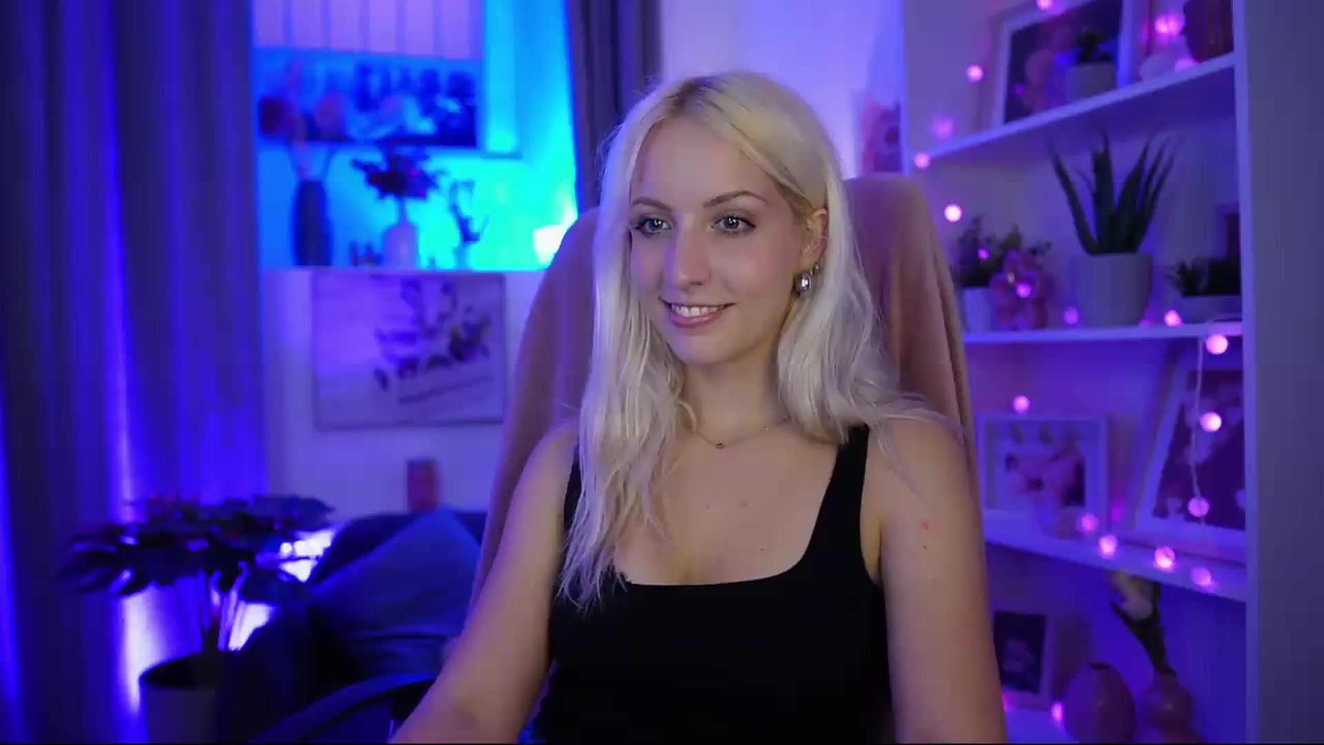 Gallery image thumbnail from Lucy_Cutie's myfreecams stream on, 07/05/2026, 19:40 image 10 of 20