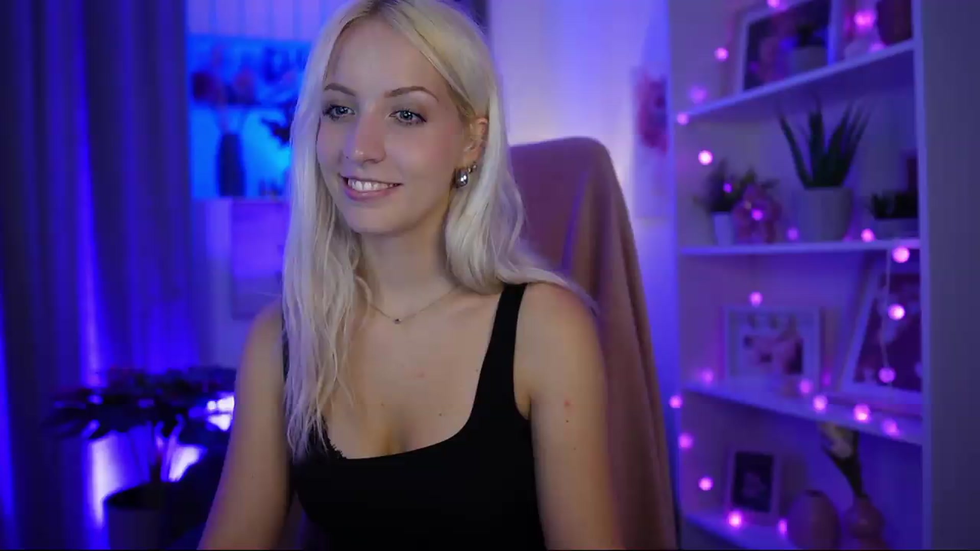 Gallery image thumbnail from Lucy_Cutie's myfreecams stream on, 07/05/2026, 19:40 image 9 of 20