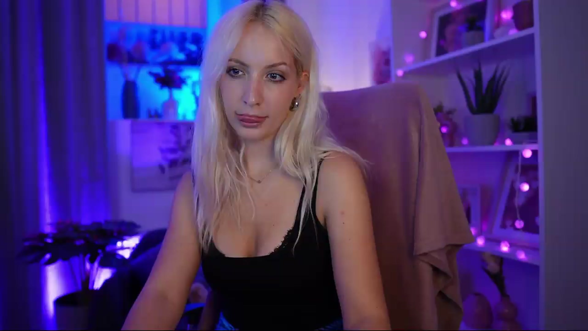Gallery image thumbnail from Lucy_Cutie's myfreecams stream on, 07/05/2026, 21:04 image 1 of 20