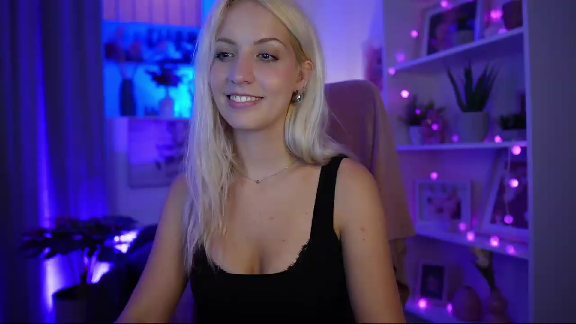 Gallery image thumbnail from Lucy_Cutie's myfreecams stream on, 07/05/2026, 21:04 image 7 of 20