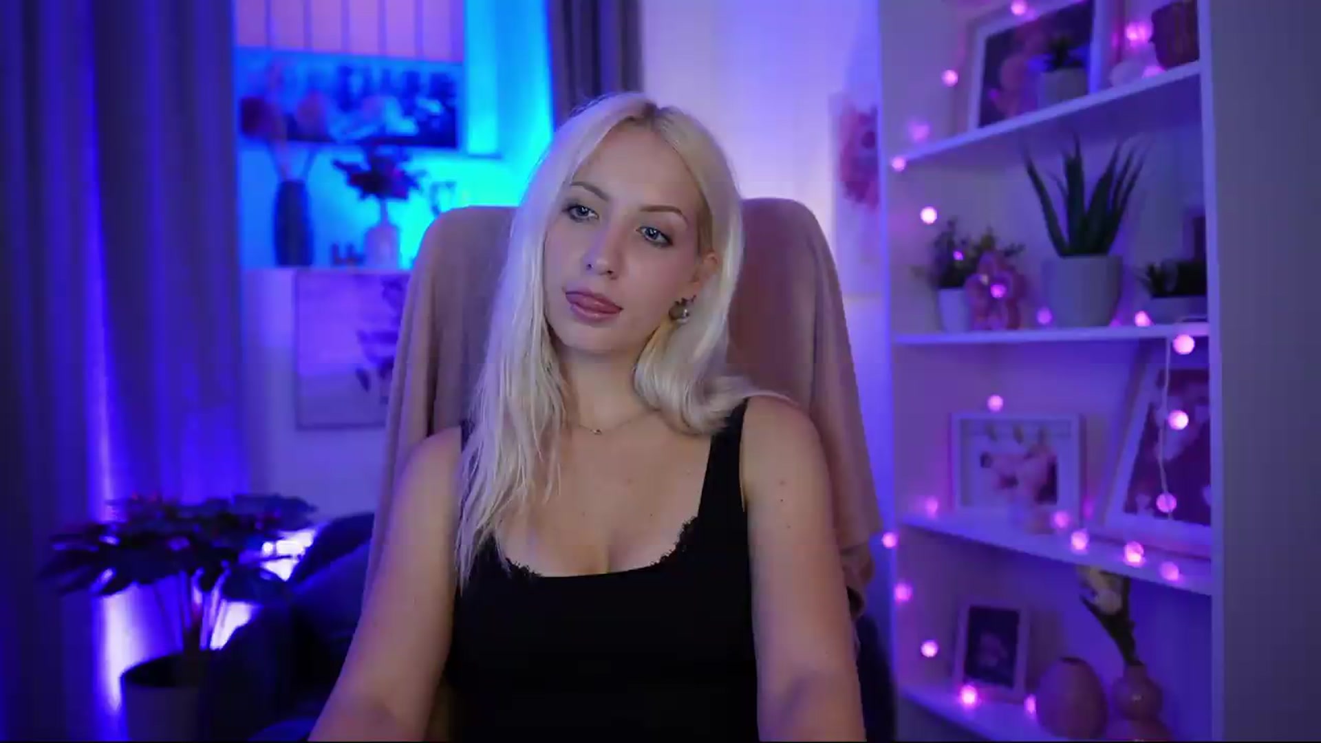 Gallery image thumbnail from Lucy_Cutie's myfreecams stream on, 07/05/2026, 21:04 image 8 of 20