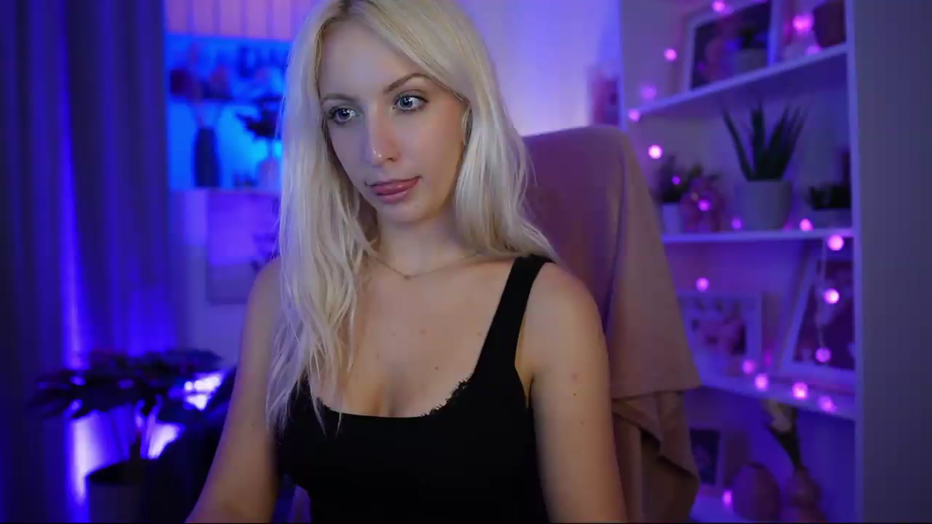 Gallery image thumbnail from Lucy_Cutie's myfreecams stream on, 07/05/2026, 21:04 image 5 of 20