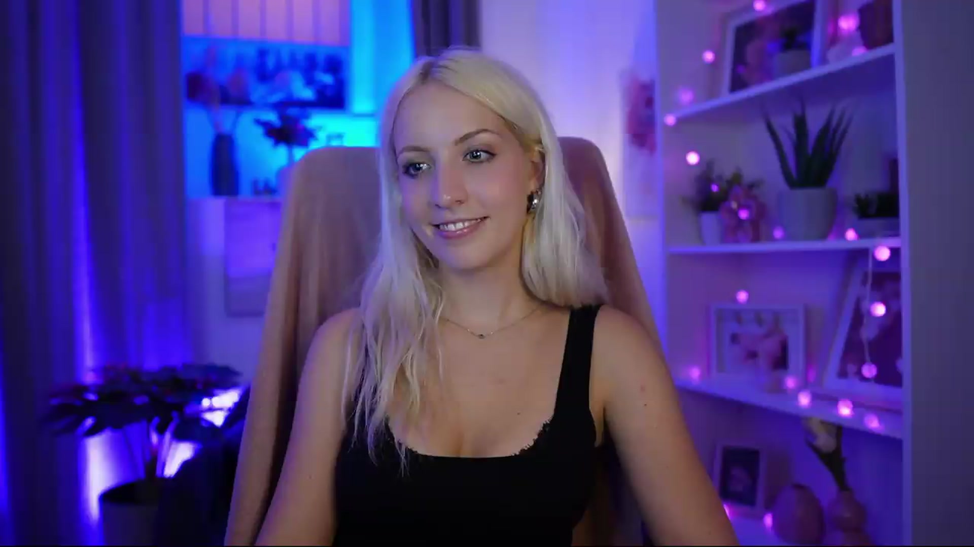 Gallery image thumbnail from Lucy_Cutie's myfreecams stream on, 07/05/2026, 21:04 image 12 of 20