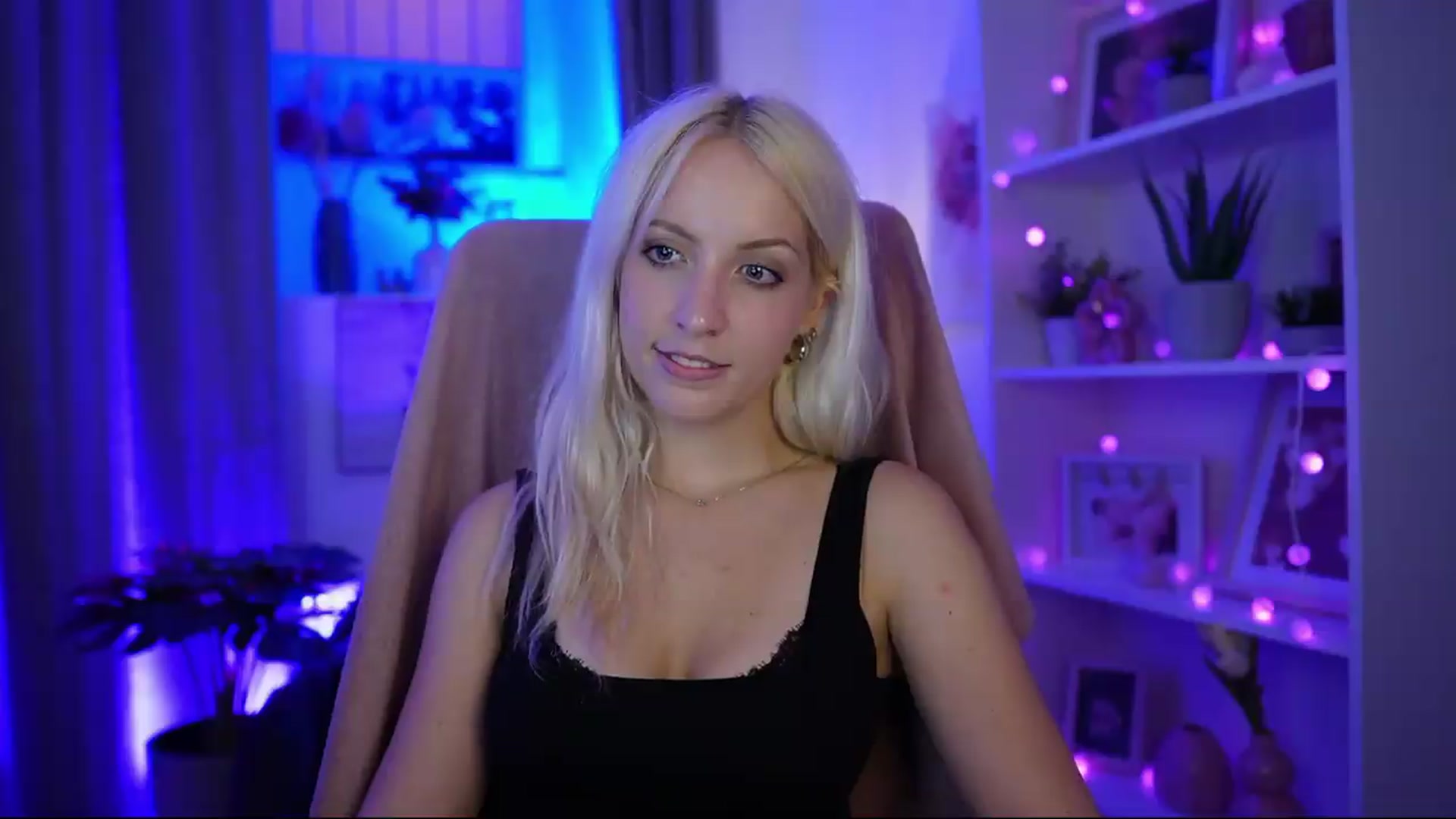Gallery image thumbnail from Lucy_Cutie's myfreecams stream on, 07/05/2026, 21:04 image 13 of 20