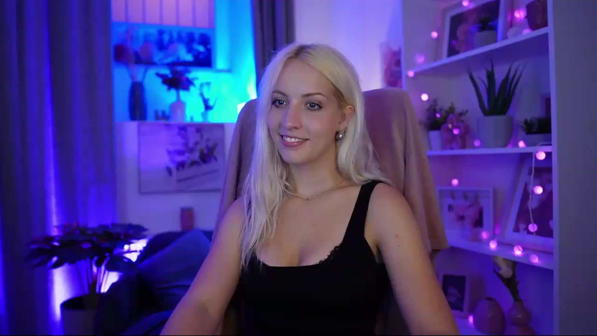 Gallery image thumbnail from Lucy_Cutie's myfreecams stream on, 07/05/2026, 21:04 image 10 of 20