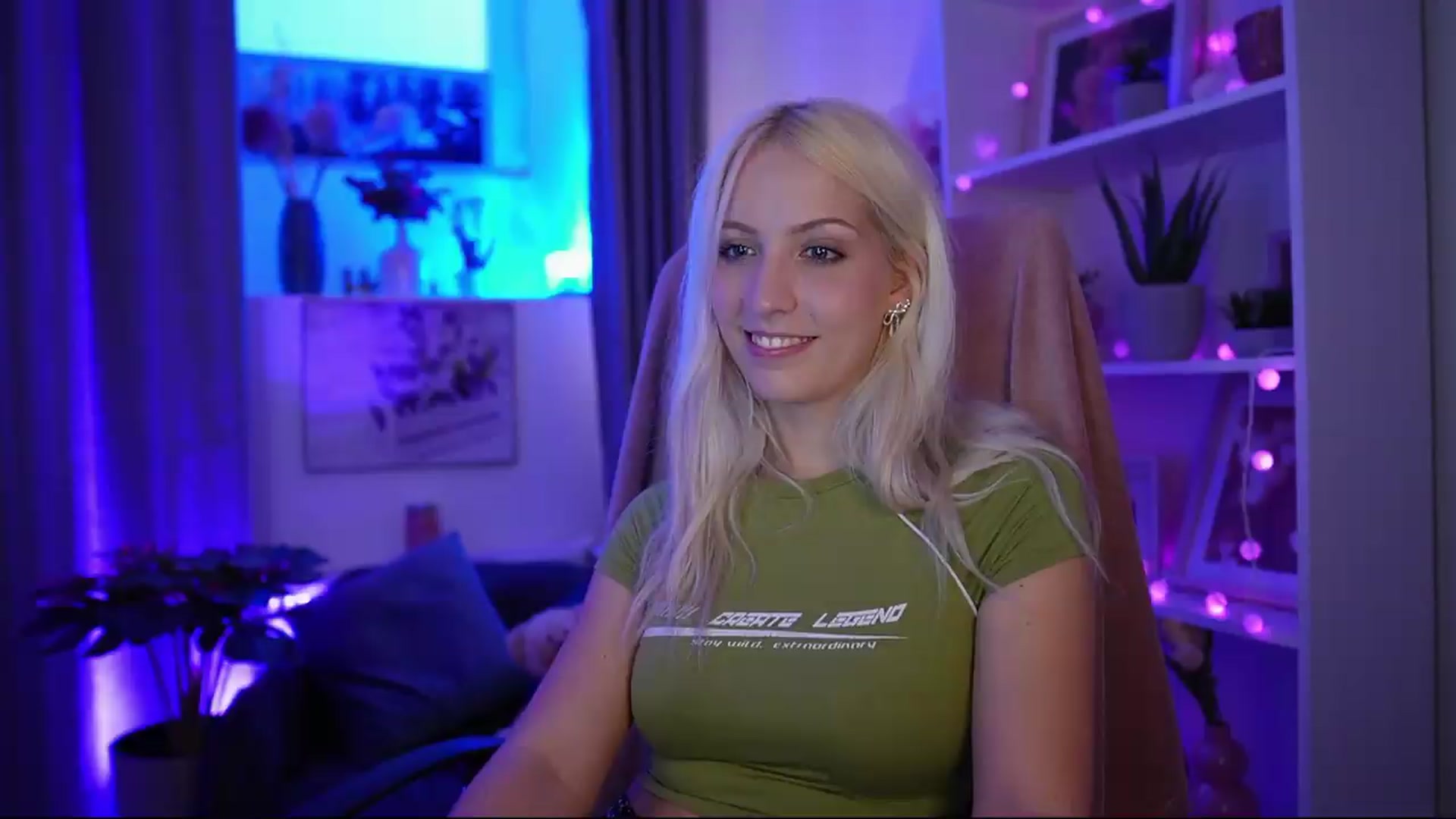 Gallery image thumbnail from Lucy_Cutie's myfreecams stream on, 07/06/2026, 18:35 image 10 of 20