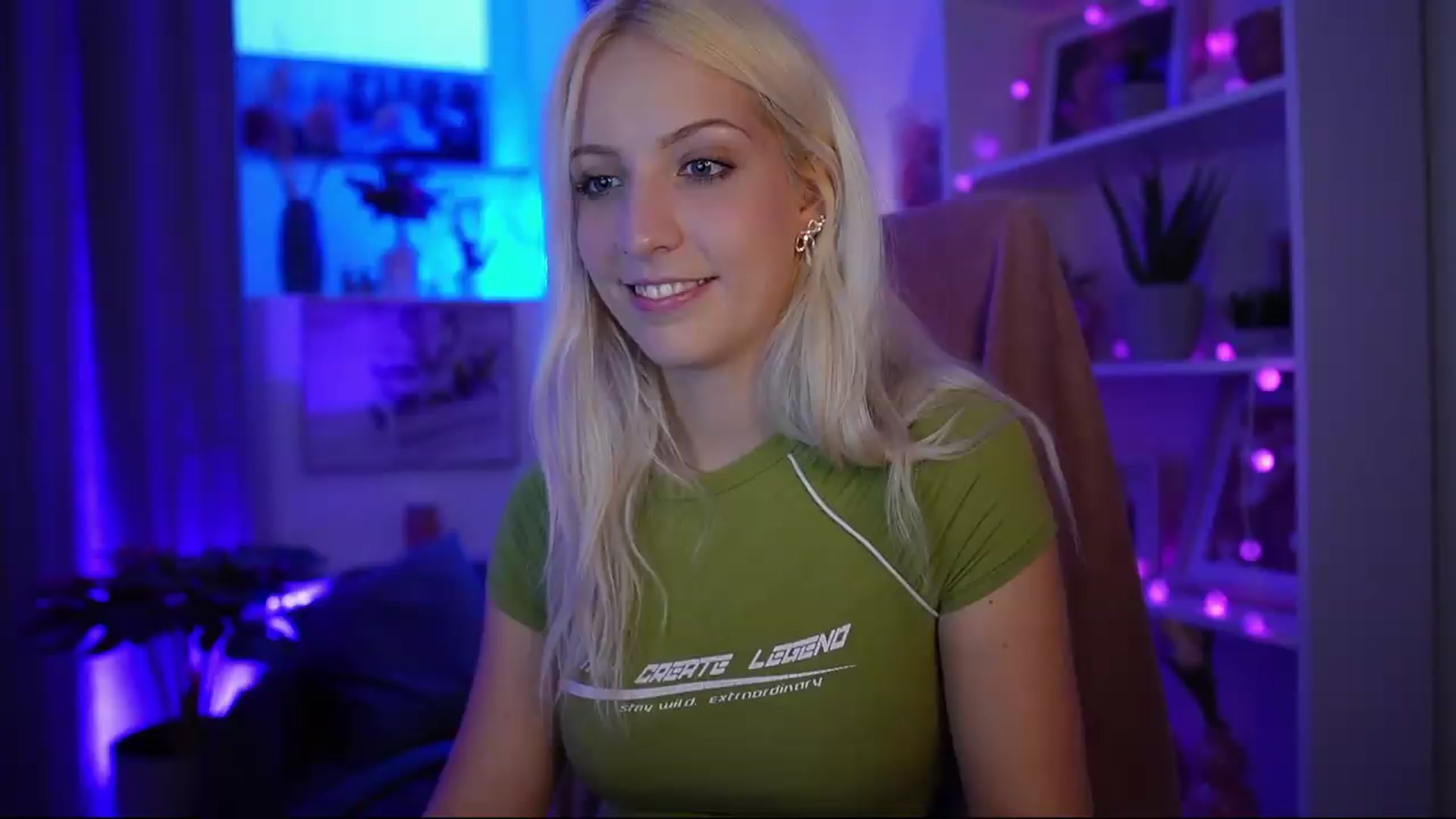 Gallery image thumbnail from Lucy_Cutie's myfreecams stream on, 07/06/2026, 18:35 image 7 of 20