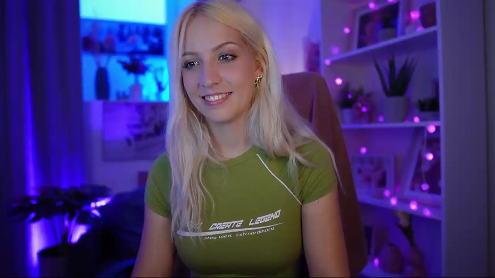 Gallery image thumbnail from Lucy_Cutie's myfreecams stream on, 07/06/2026, 18:35 image 8 of 20