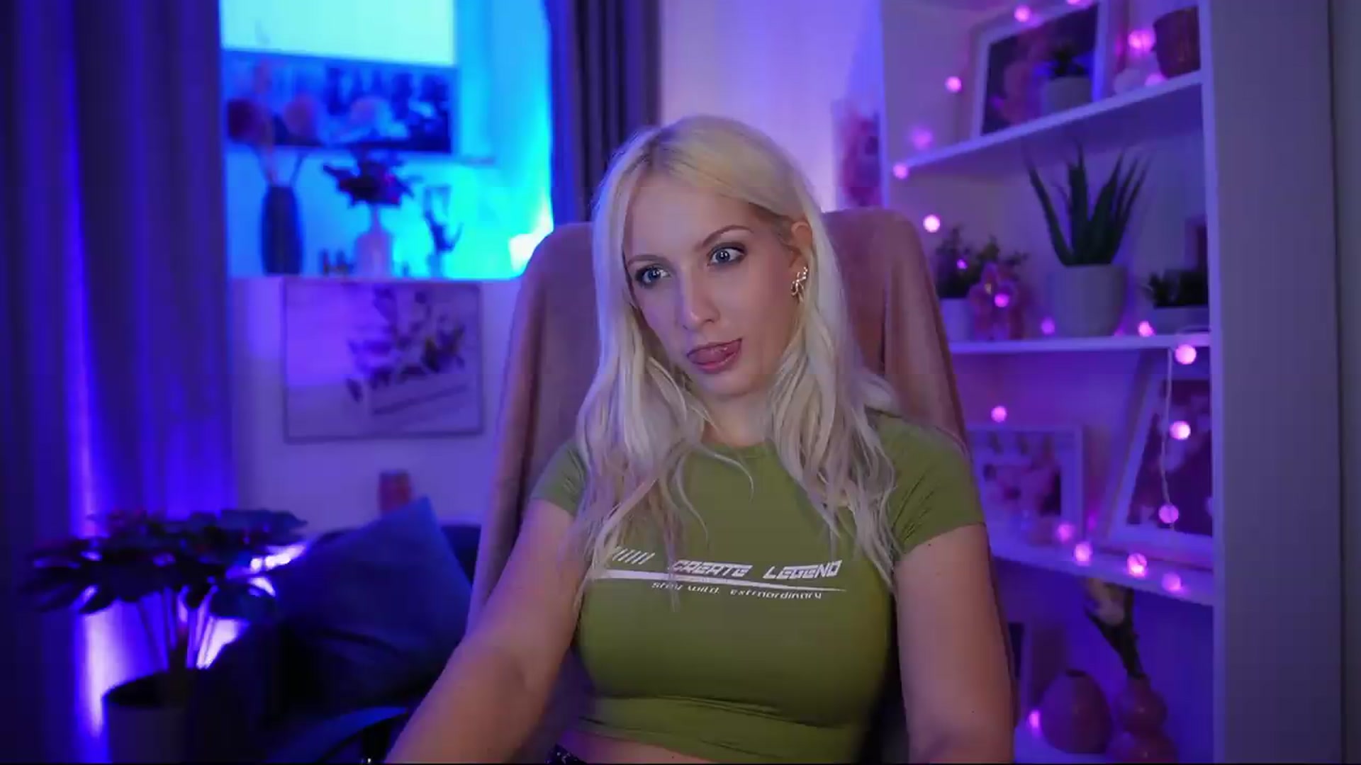 Gallery image thumbnail from Lucy_Cutie's myfreecams stream on, 07/06/2026, 18:35 image 17 of 20