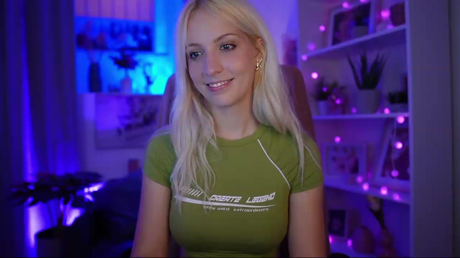 Gallery image thumbnail from Lucy_Cutie's myfreecams stream on, 07/06/2026, 20:09 image 14 of 20