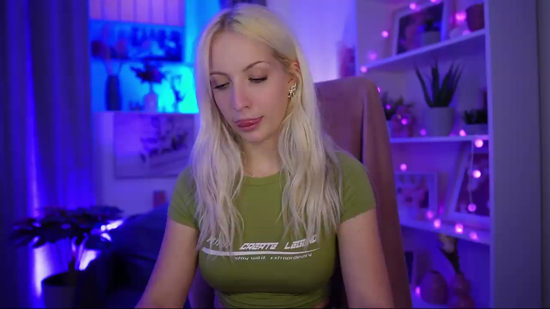Gallery image thumbnail from Lucy_Cutie's myfreecams stream on, 07/06/2026, 21:43 image 10 of 20