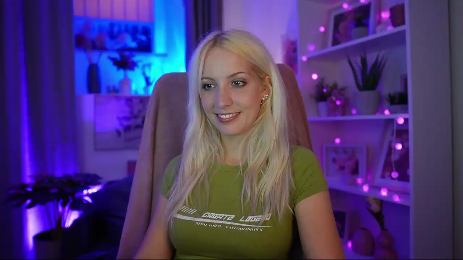 Gallery image thumbnail from Lucy_Cutie's myfreecams stream on, 07/06/2026, 22:29 image 10 of 20