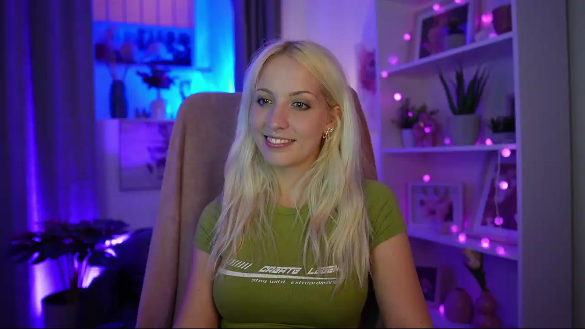 Gallery image thumbnail from Lucy_Cutie's myfreecams stream on, 07/06/2026, 22:29 image 12 of 20