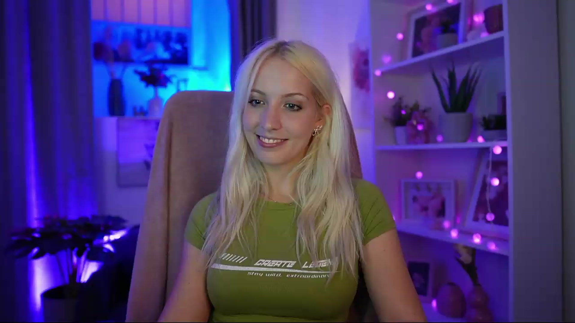 Gallery image thumbnail from Lucy_Cutie's myfreecams stream on, 07/06/2026, 22:29 image 7 of 20
