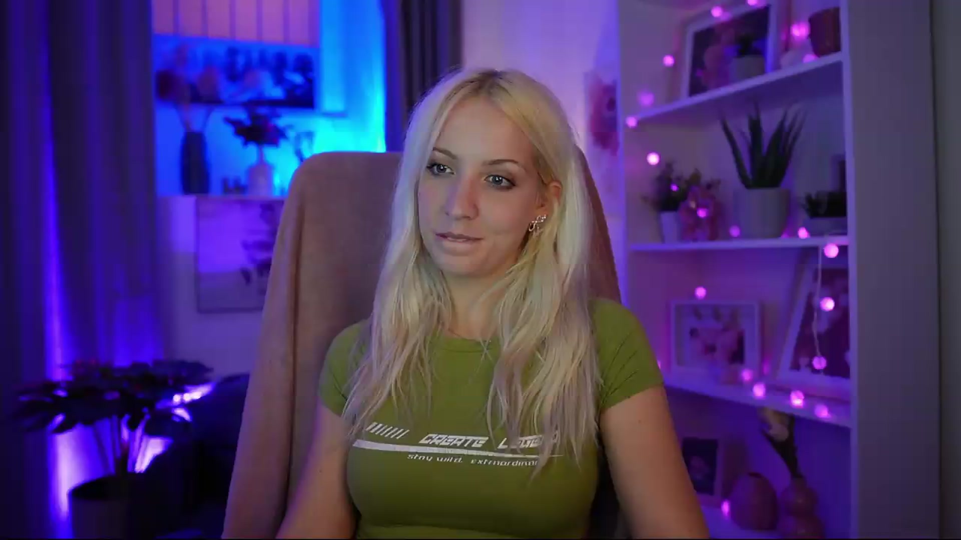 Gallery image thumbnail from Lucy_Cutie's myfreecams stream on, 07/06/2026, 22:29 image 9 of 20