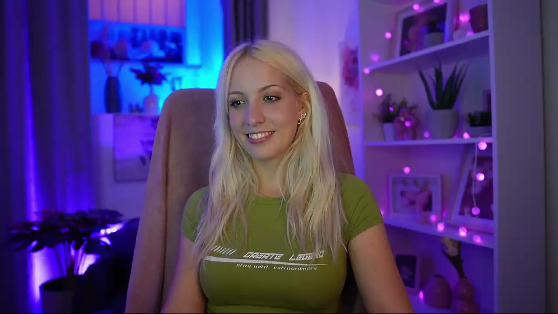Gallery image thumbnail from Lucy_Cutie's myfreecams stream on, 07/06/2026, 22:29 image 8 of 20