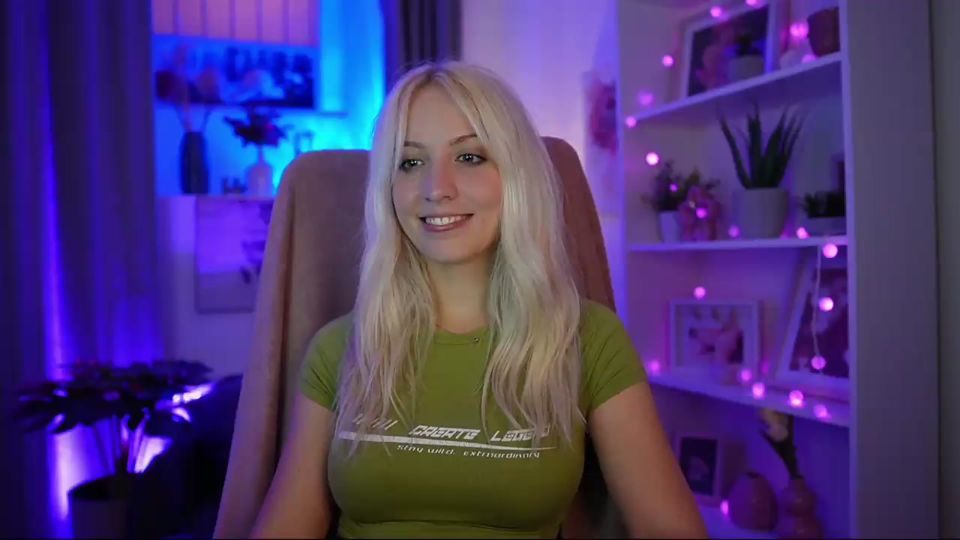 Gallery image thumbnail from Lucy_Cutie's myfreecams stream on, 07/06/2026, 22:29 image 4 of 20