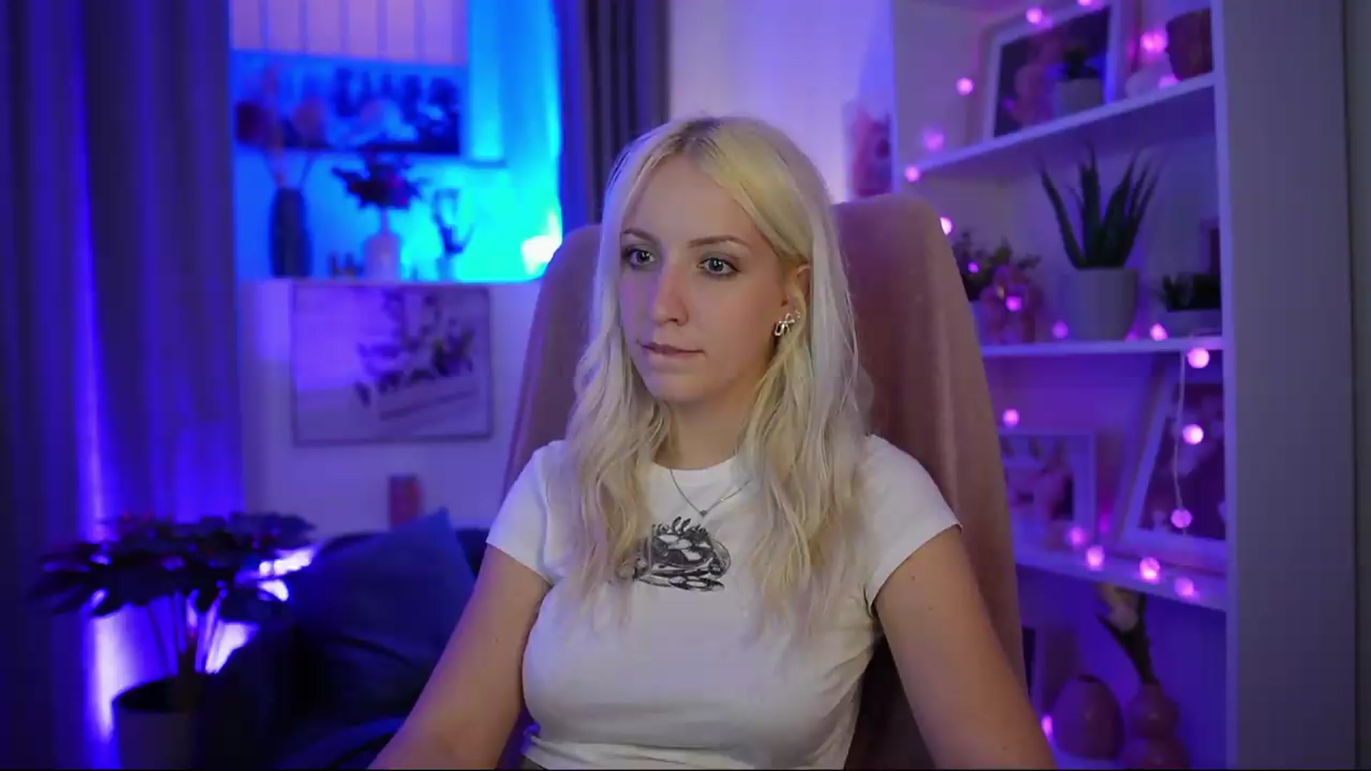 Gallery image thumbnail from Lucy_Cutie's myfreecams stream on, 07/07/2026, 19:26 image 16 of 20