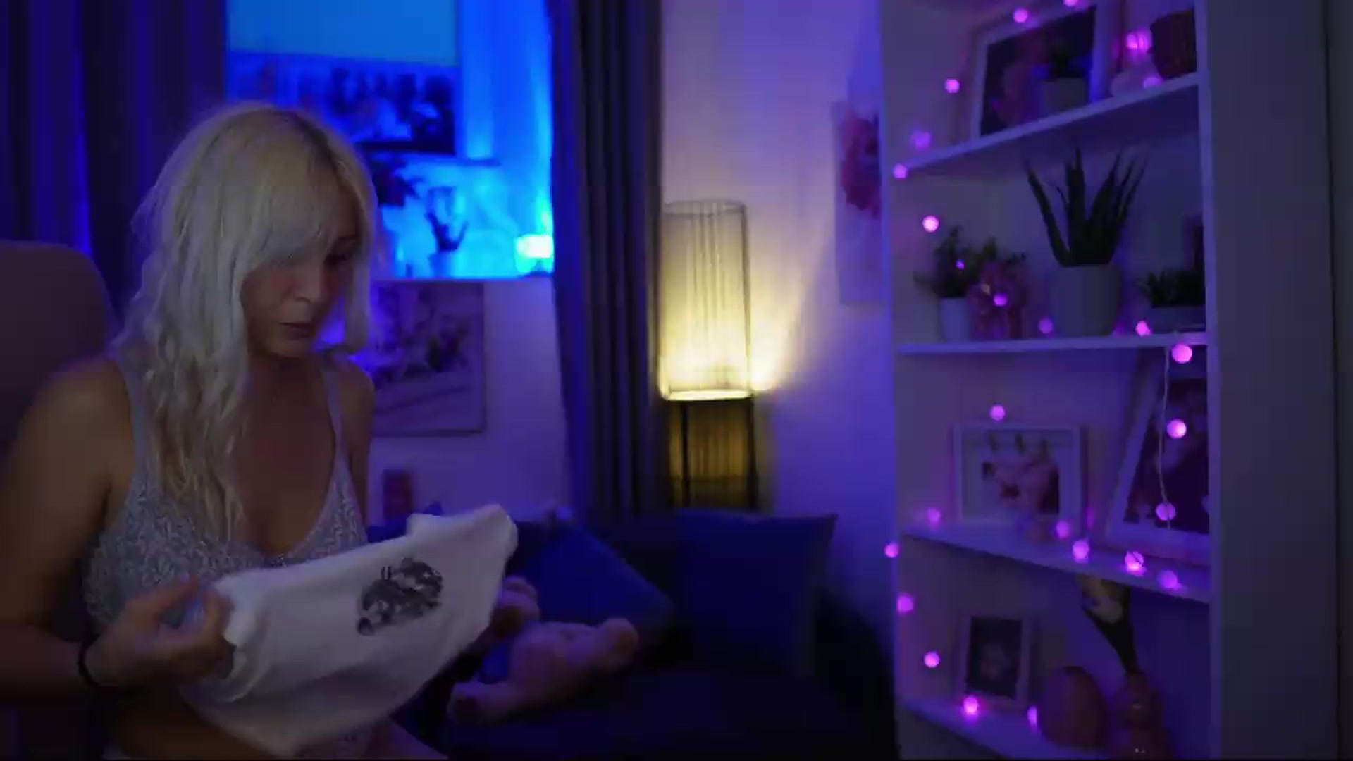 Gallery image thumbnail from Lucy_Cutie's myfreecams stream on, 07/07/2026, 19:26 image 13 of 20