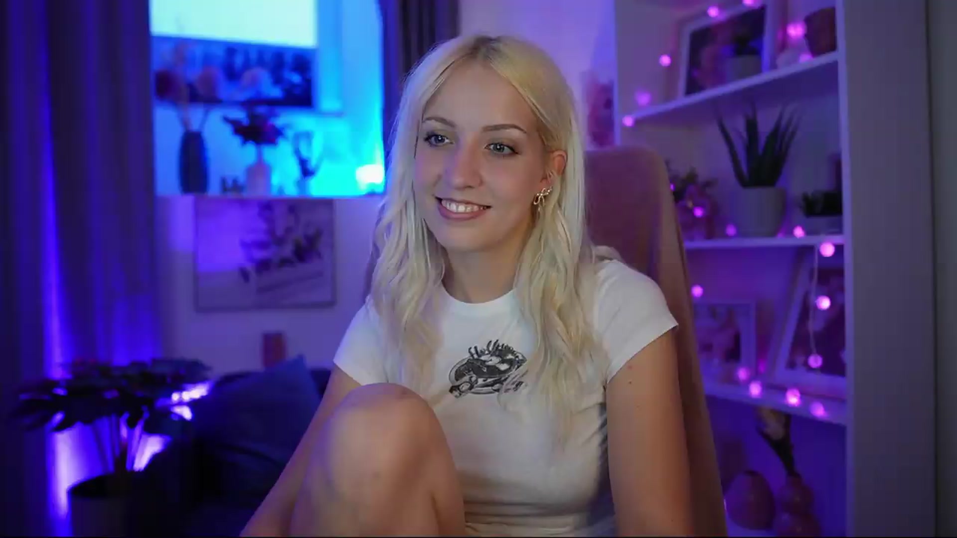 Gallery image thumbnail from Lucy_Cutie's myfreecams stream on, 07/07/2026, 19:26 image 1 of 20
