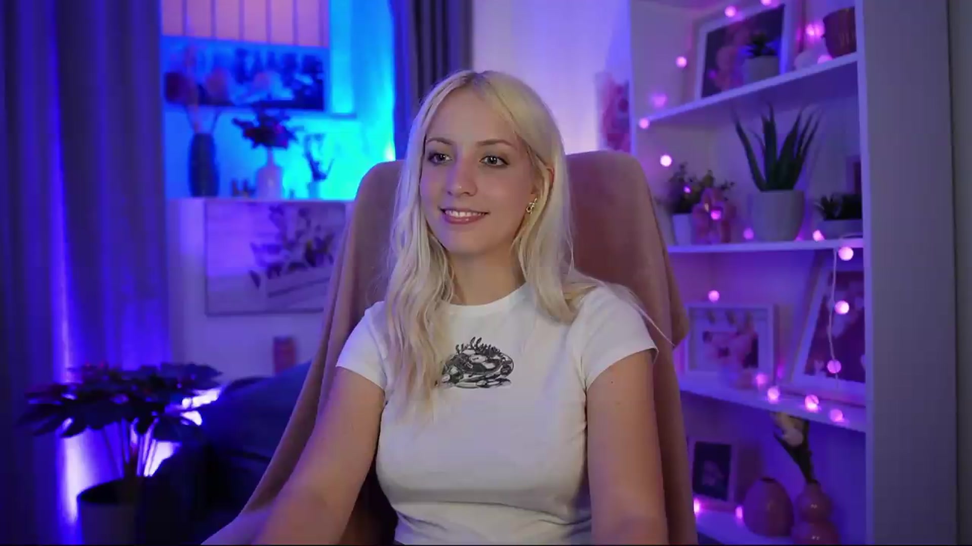 Gallery image thumbnail from Lucy_Cutie's myfreecams stream on, 07/07/2026, 22:48 image 18 of 20