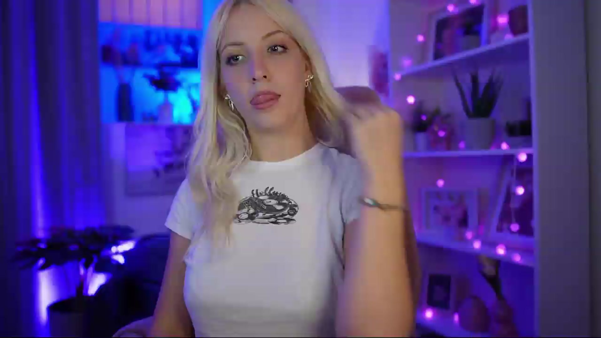 Gallery image thumbnail from Lucy_Cutie's myfreecams stream on, 07/07/2026, 22:48 image 4 of 20