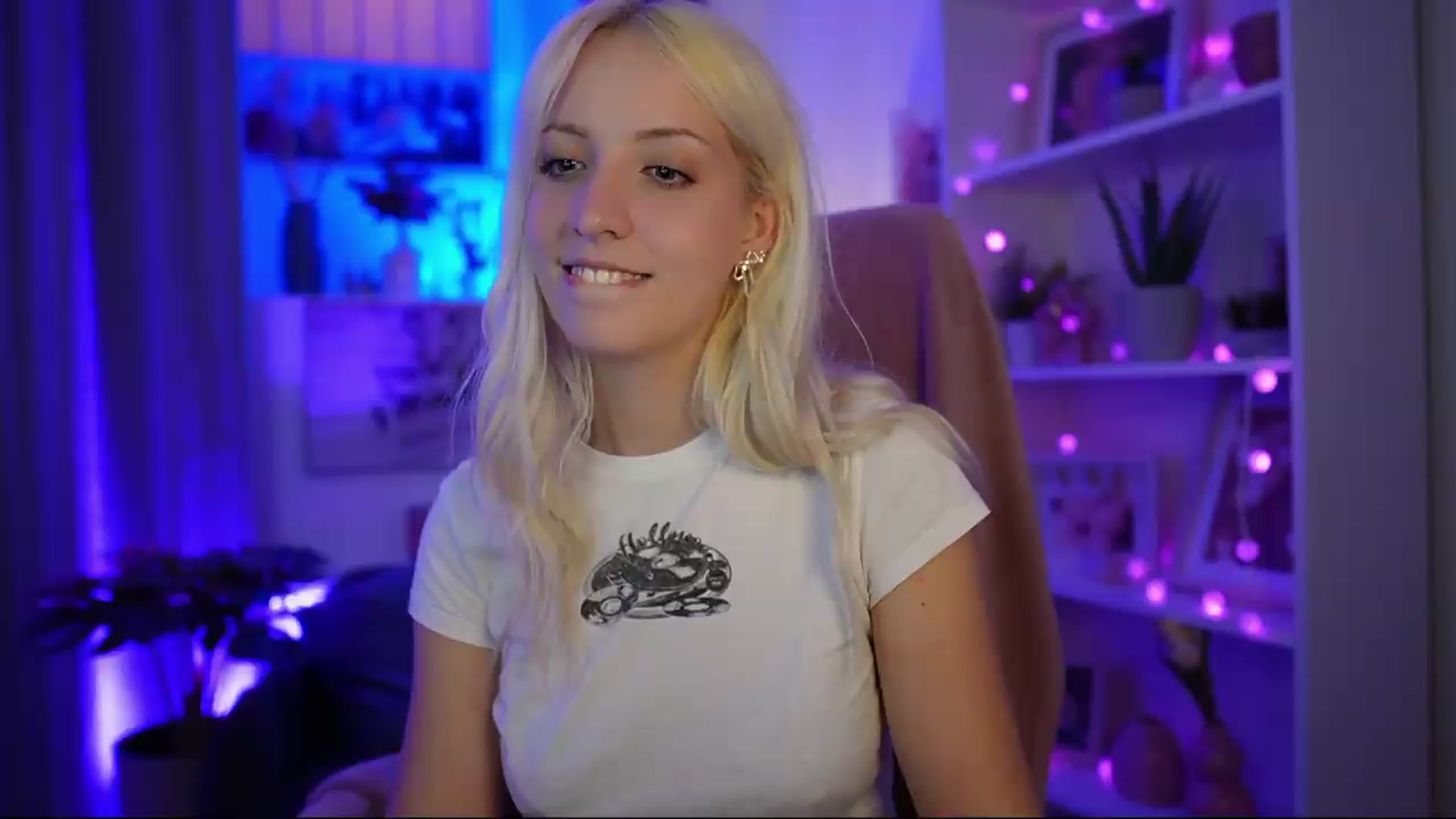 Gallery image thumbnail from Lucy_Cutie's myfreecams stream on, 07/07/2026, 22:48 image 5 of 20