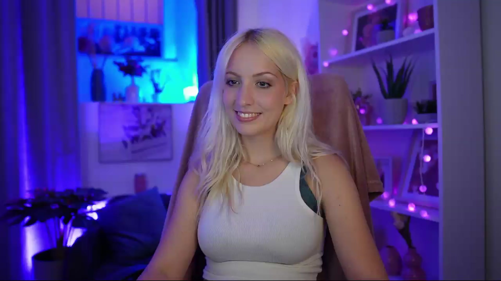 Gallery image thumbnail from Lucy_Cutie's myfreecams stream on, 07/10/2026, 20:31 image 16 of 20