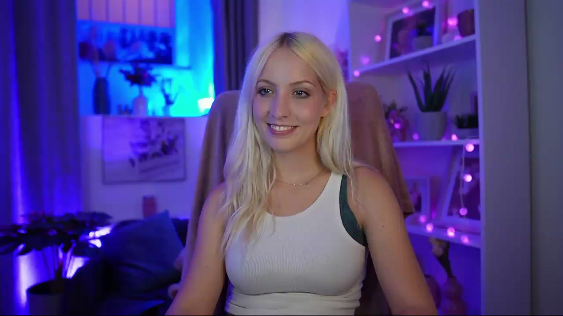 Gallery image thumbnail from Lucy_Cutie's myfreecams stream on, 07/10/2026, 23:00 image 2 of 20