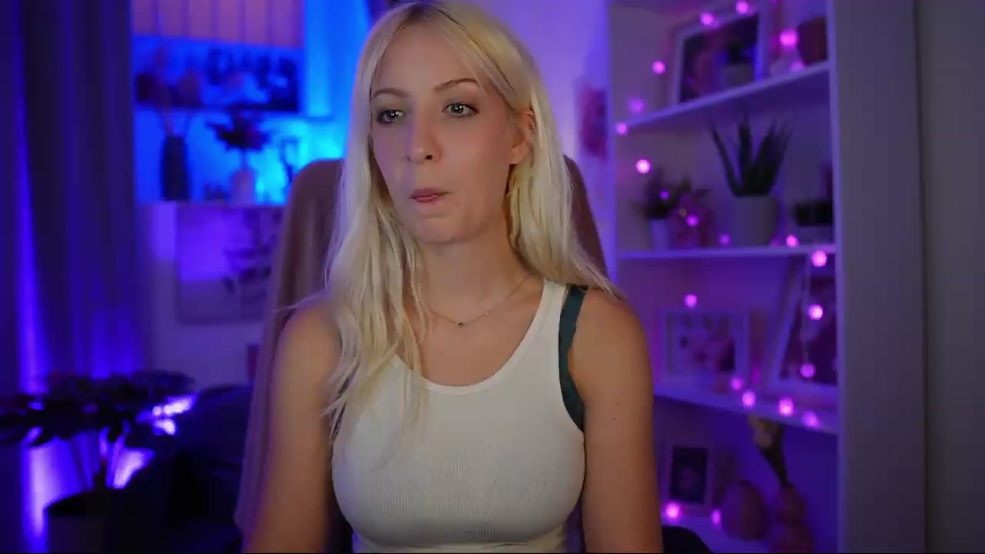 Gallery image thumbnail from Lucy_Cutie's myfreecams stream on, 07/10/2026, 23:00 image 20 of 20