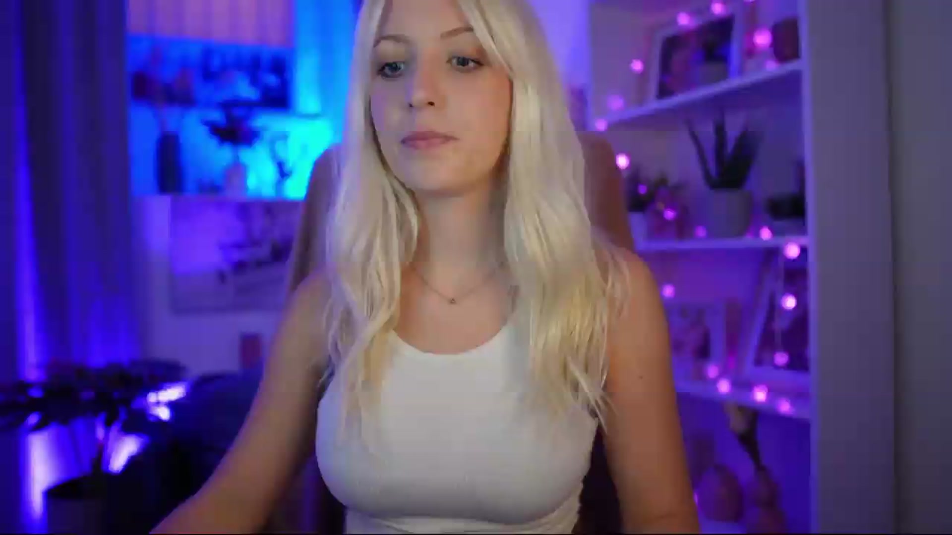 Gallery image thumbnail from Lucy_Cutie's myfreecams stream on, 07/10/2026, 23:00 image 11 of 20