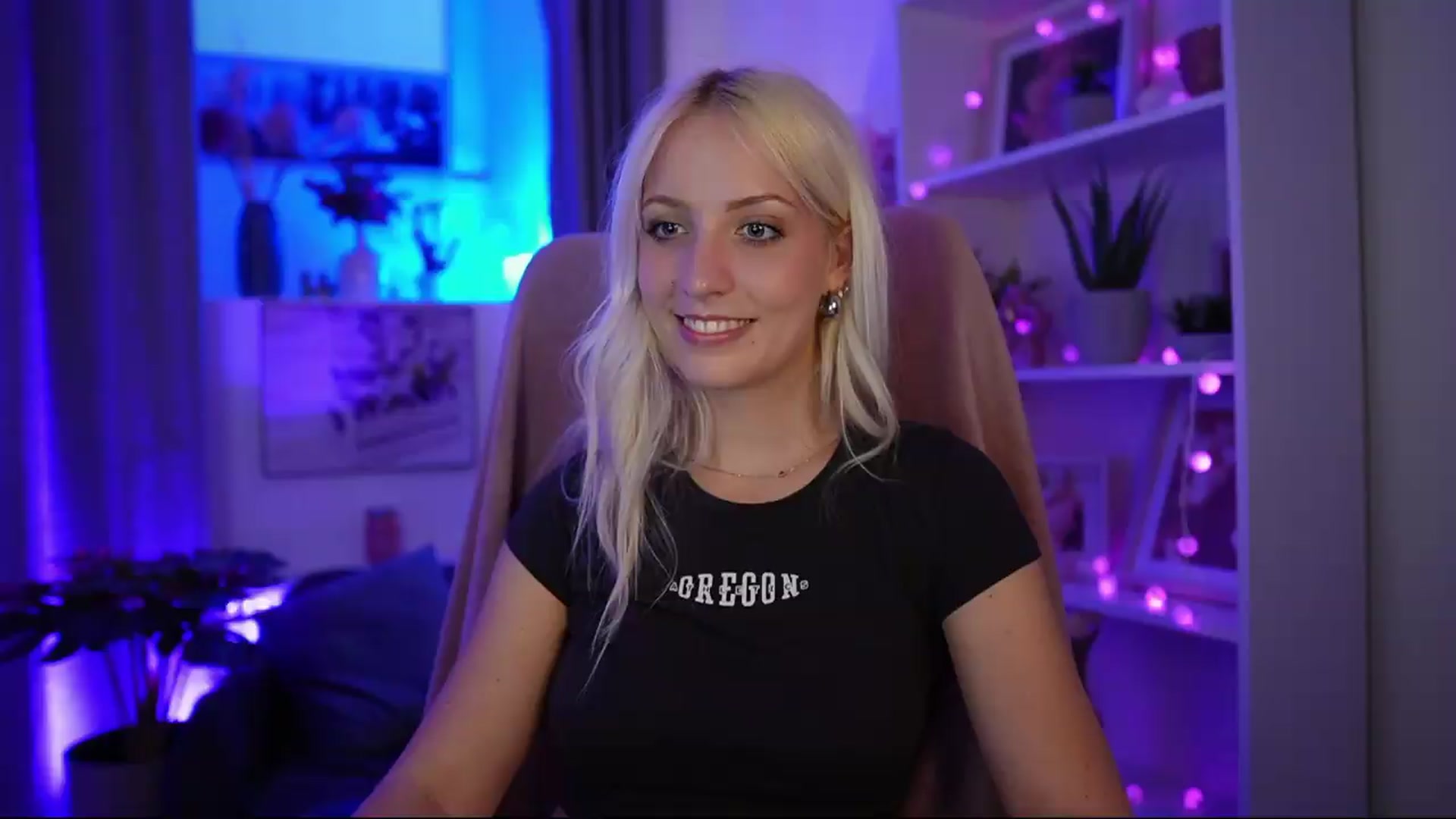 Gallery image thumbnail from Lucy_Cutie's myfreecams stream on, 07/11/2026, 20:20 image 7 of 20