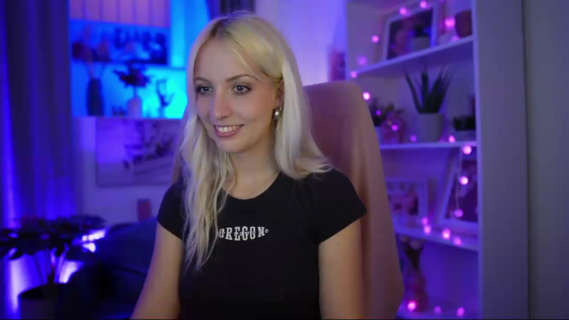 Gallery image thumbnail from Lucy_Cutie's myfreecams stream on, 07/11/2026, 20:20 image 13 of 20