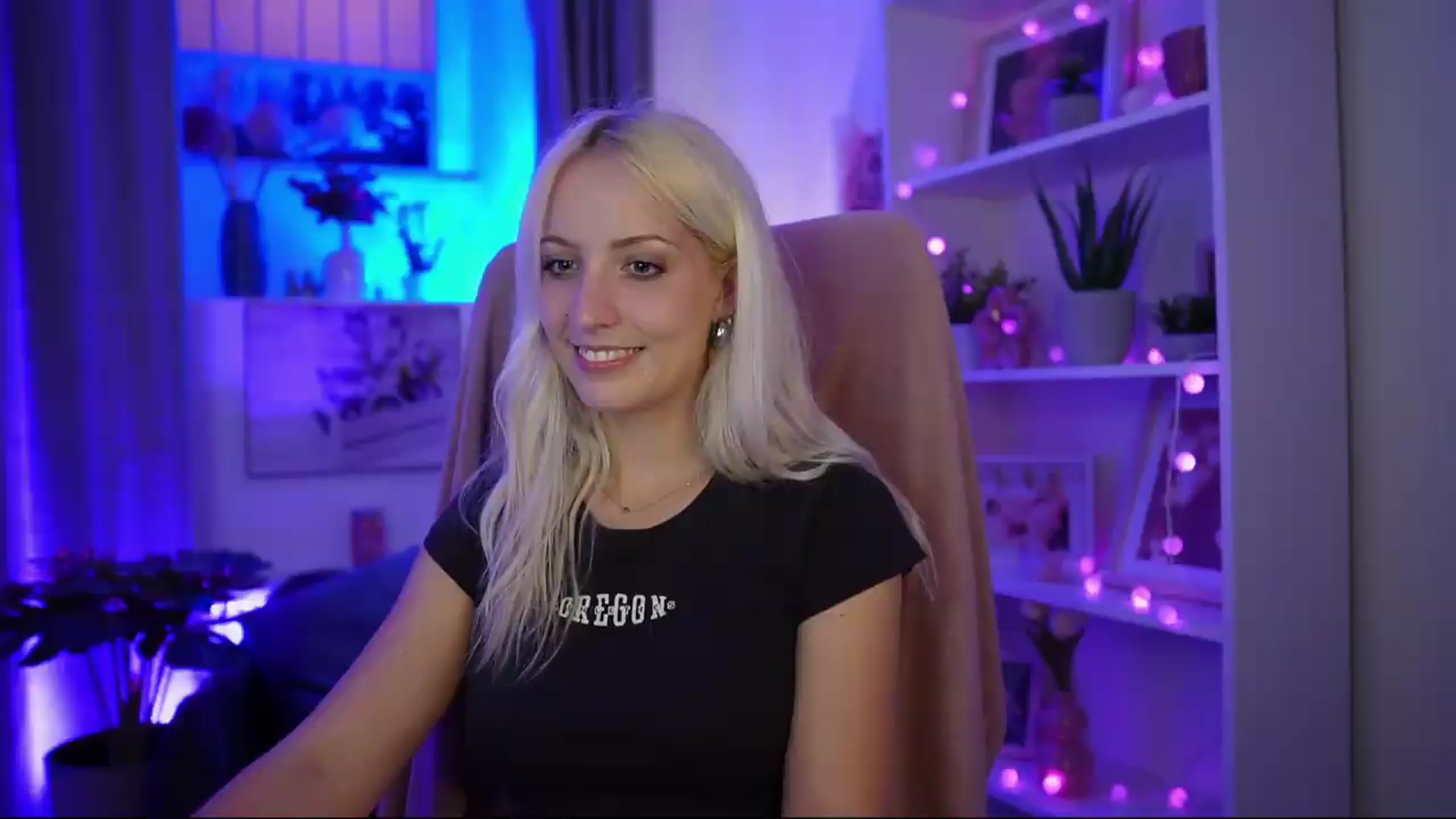 Gallery image thumbnail from Lucy_Cutie's myfreecams stream on, 07/11/2026, 20:20 image 19 of 20