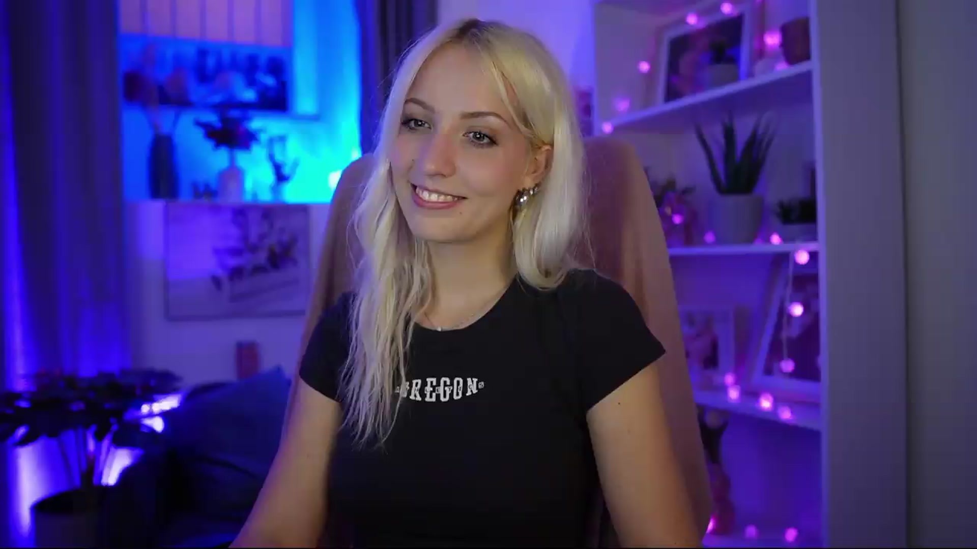 Gallery image thumbnail from Lucy_Cutie's myfreecams stream on, 07/11/2026, 20:20 image 11 of 20