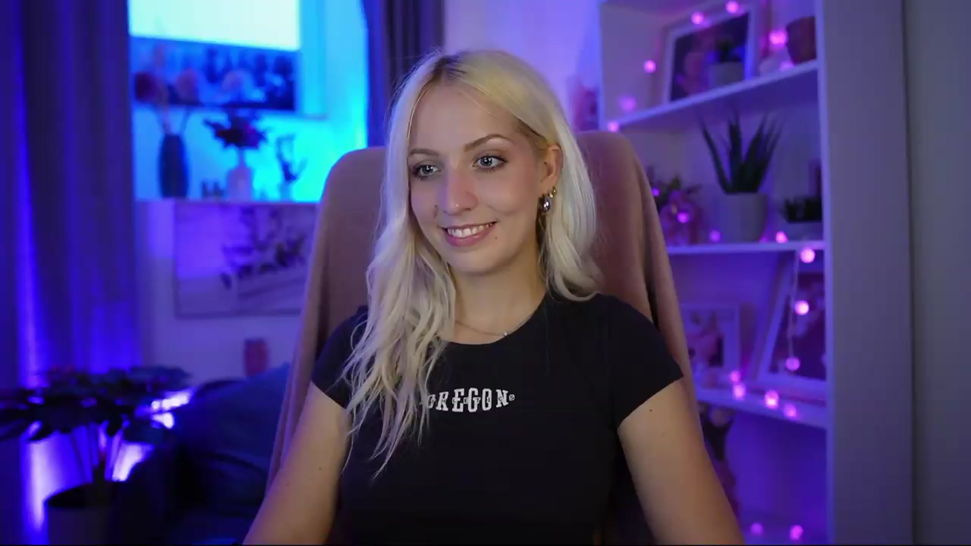 Gallery image thumbnail from Lucy_Cutie's myfreecams stream on, 07/11/2026, 20:20 image 4 of 20